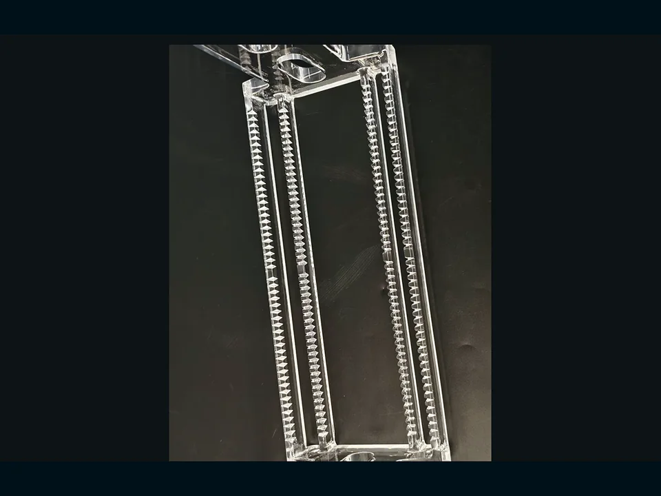 Representative WONIK quartz support and carrier structure — detail view