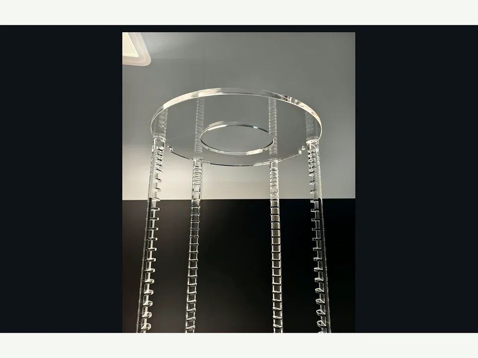Representative WONIK vertical quartz carrier structure — side view